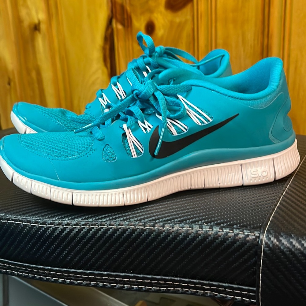 Nike free 5.0 size 7.5